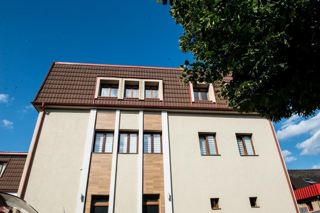 Luxe Stay Targu-Mures Bagian luar foto